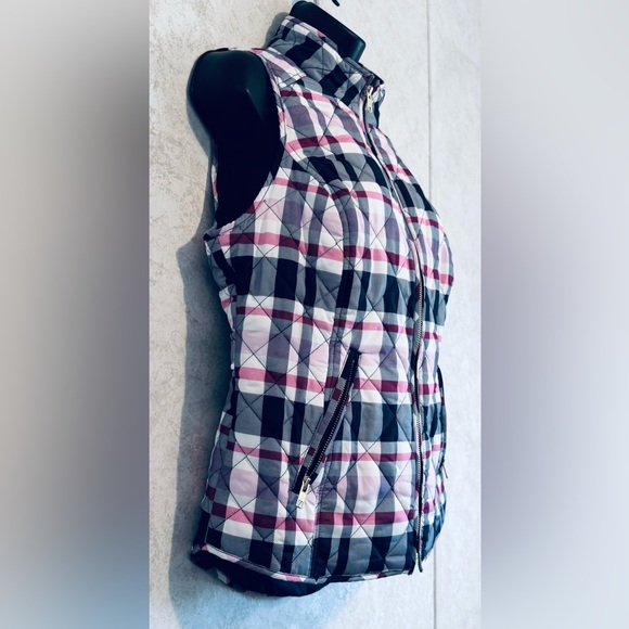 Crown & IVY Woman Pink Black Plaid Puffer Quilted Full Zip Vest Size Small - Picture 3 of 16